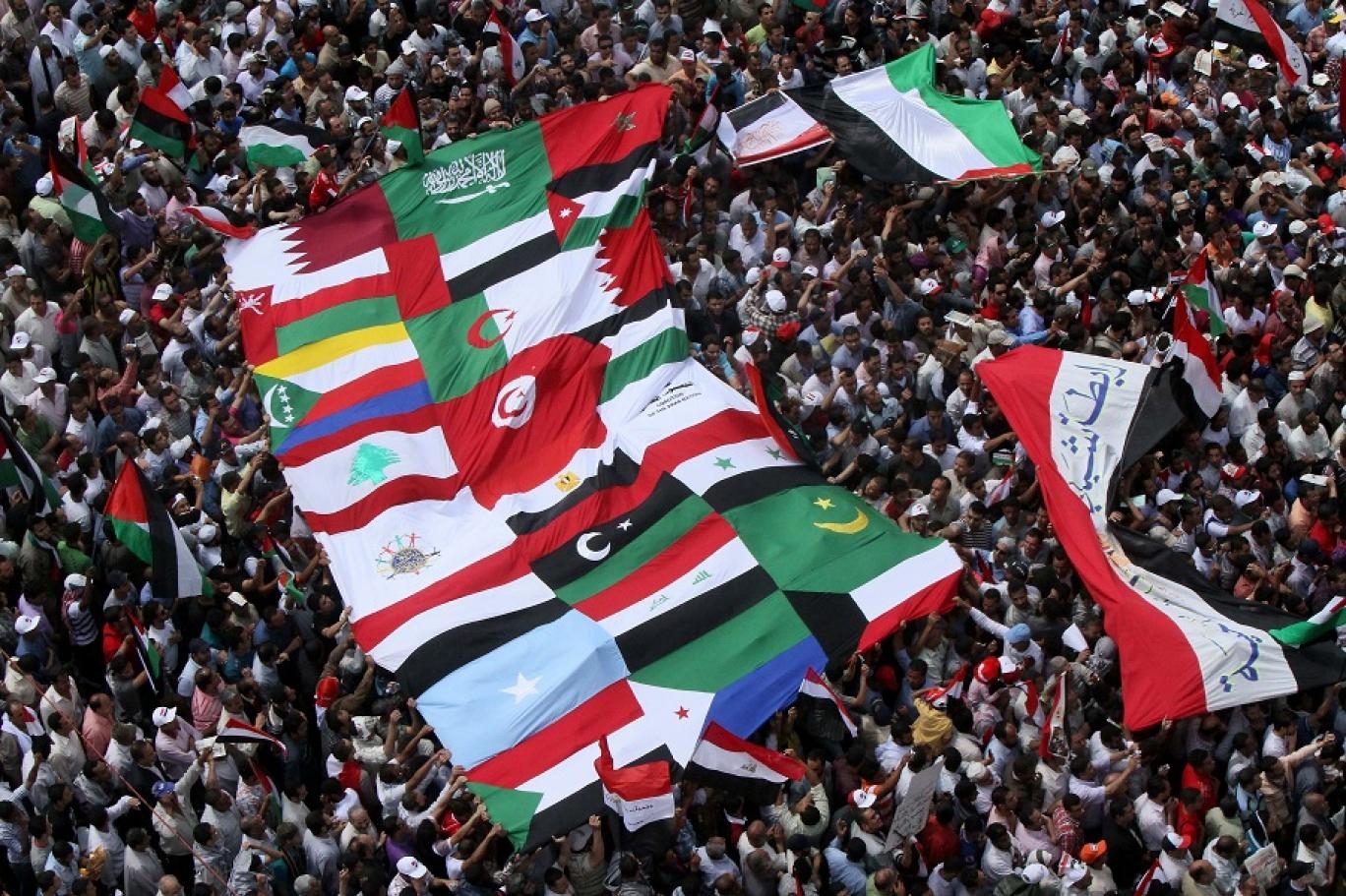 بعد عصر طويل من التجزئة.. ما الذي يُعيق الشرق الأوسط عن اغتنام الفرصة للنهوض والتغيير؟