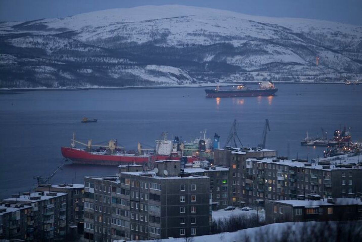 “بديل السويس”.. كيف تعزز العقوبات الغربية وهجمات الحوثيين جاذبية طريق بحر الشمال الروسي؟