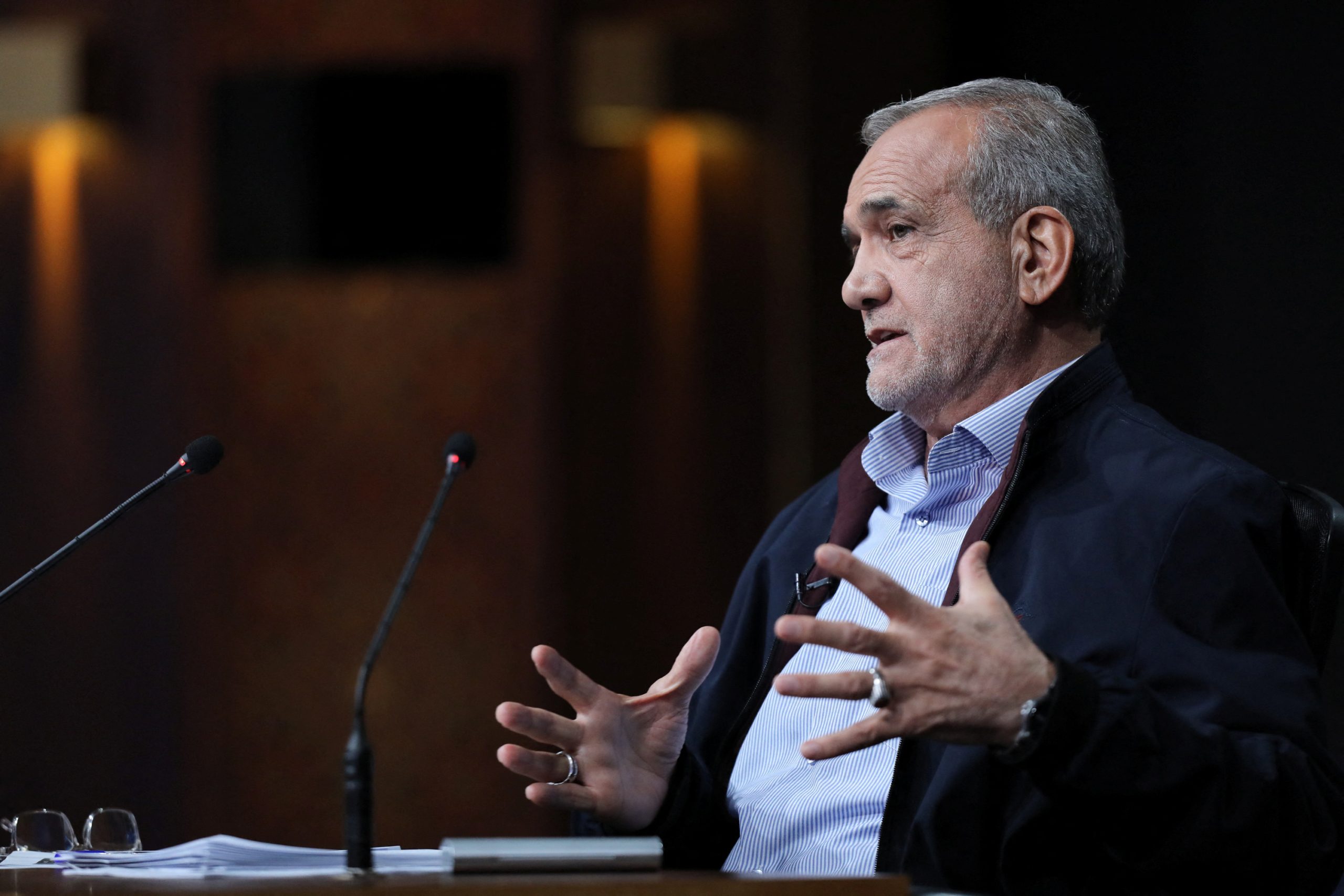 ما هي فرص المرشح الإصلاحي مسعود بزشكيان في الانتخابات الإيرانية وهل يستطيع أن يُغير سياسة البلاد؟