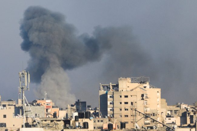 40 شهيداً بغزة خلال الـ24 ساعة الماضية.. وقوات الاحتلال تقتحم المقر الرئيسي لـ”الأونروا” بغزة