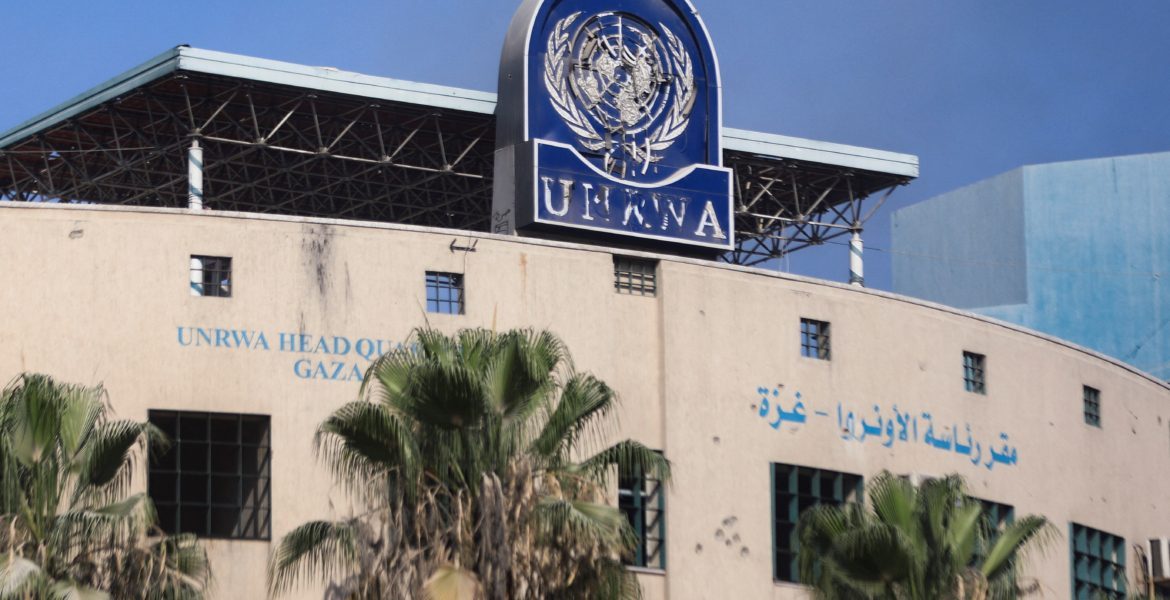 الكنيست الإسرائيلي يصنّف الأونروا “منظمة إرهابية”.. الفلسطينيون يندّدون، والأردن: محاولة لقتل الوكالة 