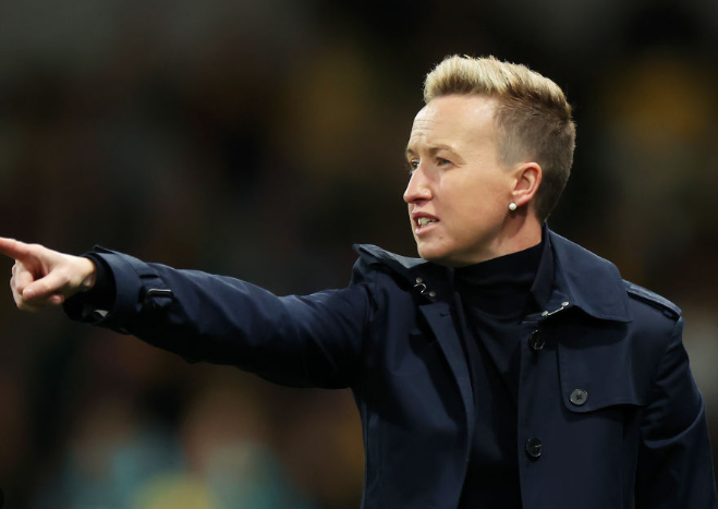 مدربة المنتخب الكندي