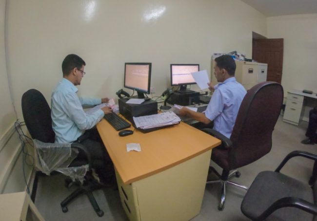 انتظرت 14 عامًا لاستخراج ورقة! أزمة المعاملات الرسمية في السفارات العربية