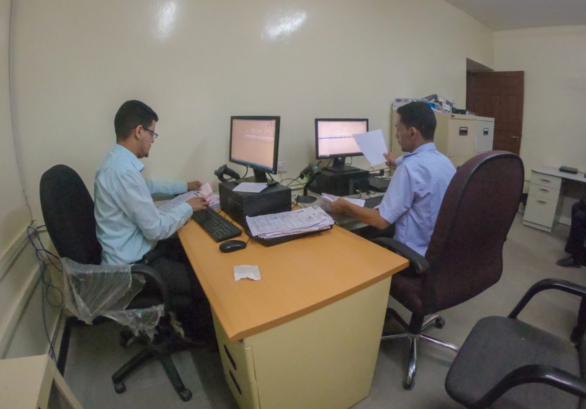 انتظرت 14 عامًا لاستخراج ورقة! أزمة المعاملات الرسمية في السفارات العربية