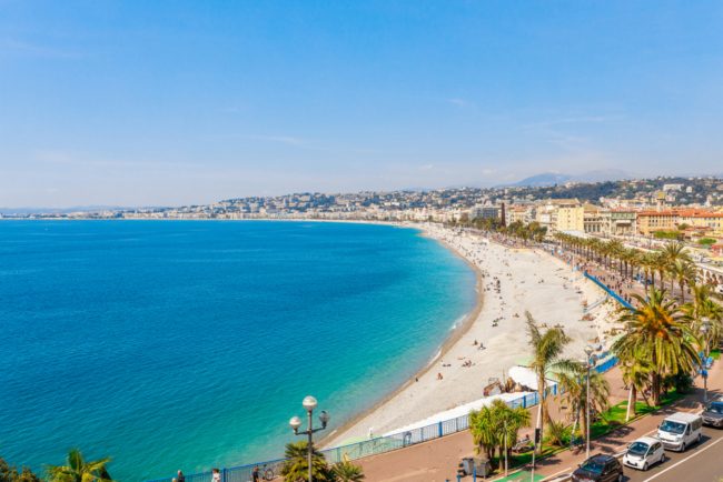 بعد تراجع مياه في العديد من سواحل المتوسط.. ماهو انحسار مياه البحر وهل يتسبب حقاً في موجات تسونامي؟ 