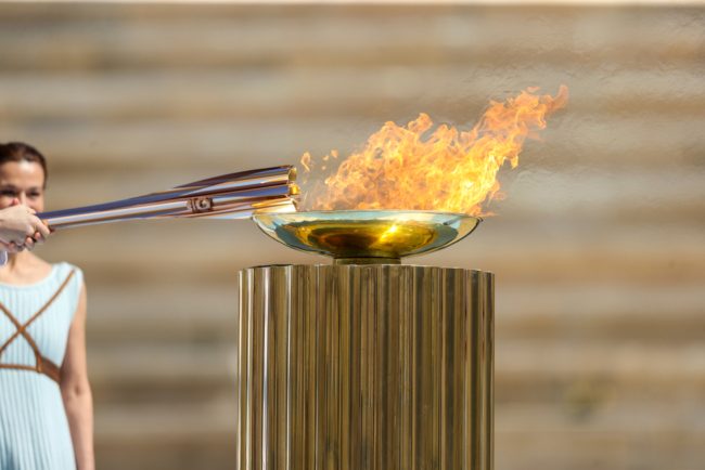 استخدمها الإغريق في طقوس دينية وتجوب العالم لسنة كاملة.. كل ما يجب معرفته عن قصة الشعلة الأولمبية 