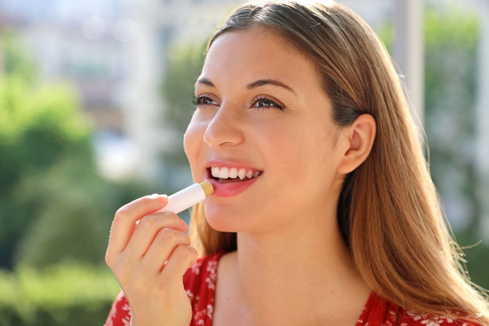 أهمية ترطيب الشفاه| shutterstock