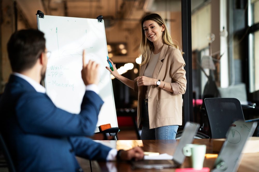 المديرات النساء يتفوقن على الرجال