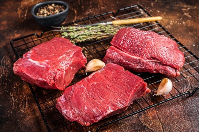 هل شاهدت لحم يتحرك أو ينبض بعد الذبح؟ لا تقلق؛ هناك تفسير علمي