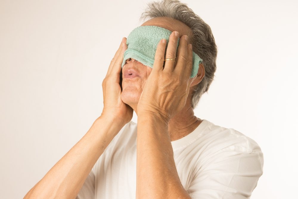 الكمادات الباردة بالمنشفة| shutterstock