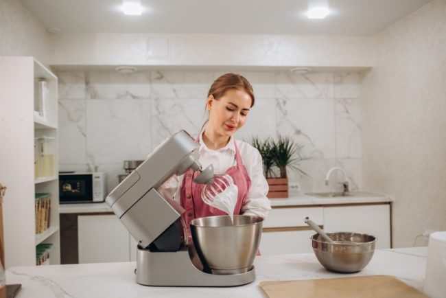 سريعة العمل وتناسب المطابخ صغيرة المساحة.. نصائح لاختيار العجانة التي تلبي احتياجاتك 