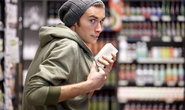 السرقات من المتاجر في ألمانيا تكبدها خسائر بـ 3 مليارات دولار في 2023.. عن ظاهرة “لصوص البقالة والملابس”!