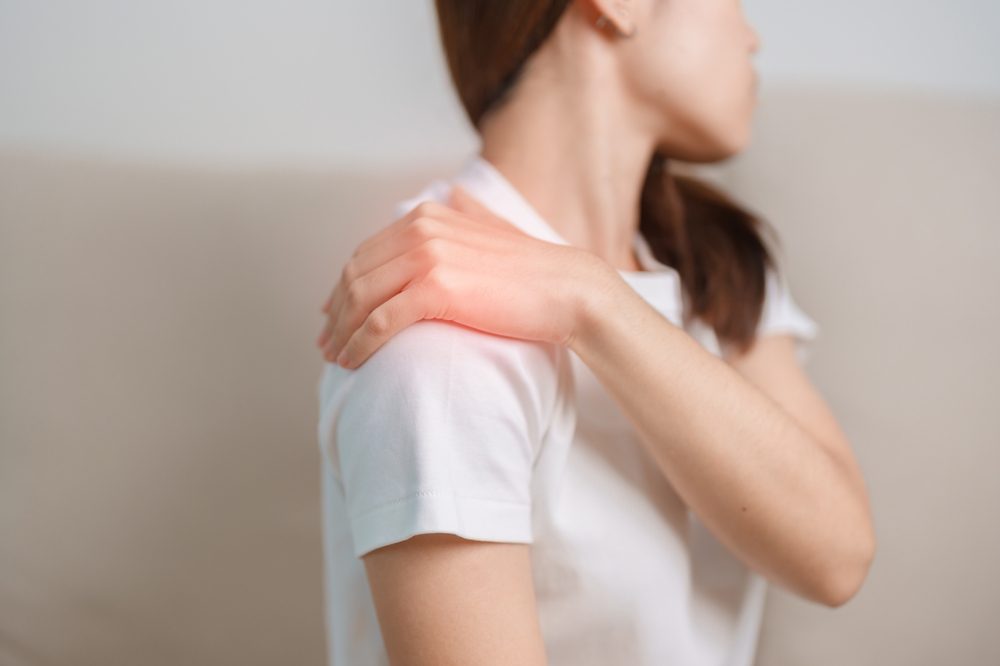 آلام الجسم بسبب الفيبروميالجيا| shutterstock