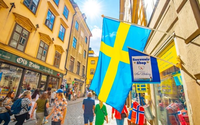 تأشيرة التطوع في السويد.. يُمكنك السفر والإقامة حتى مع أسرتك.. إليك الشروط