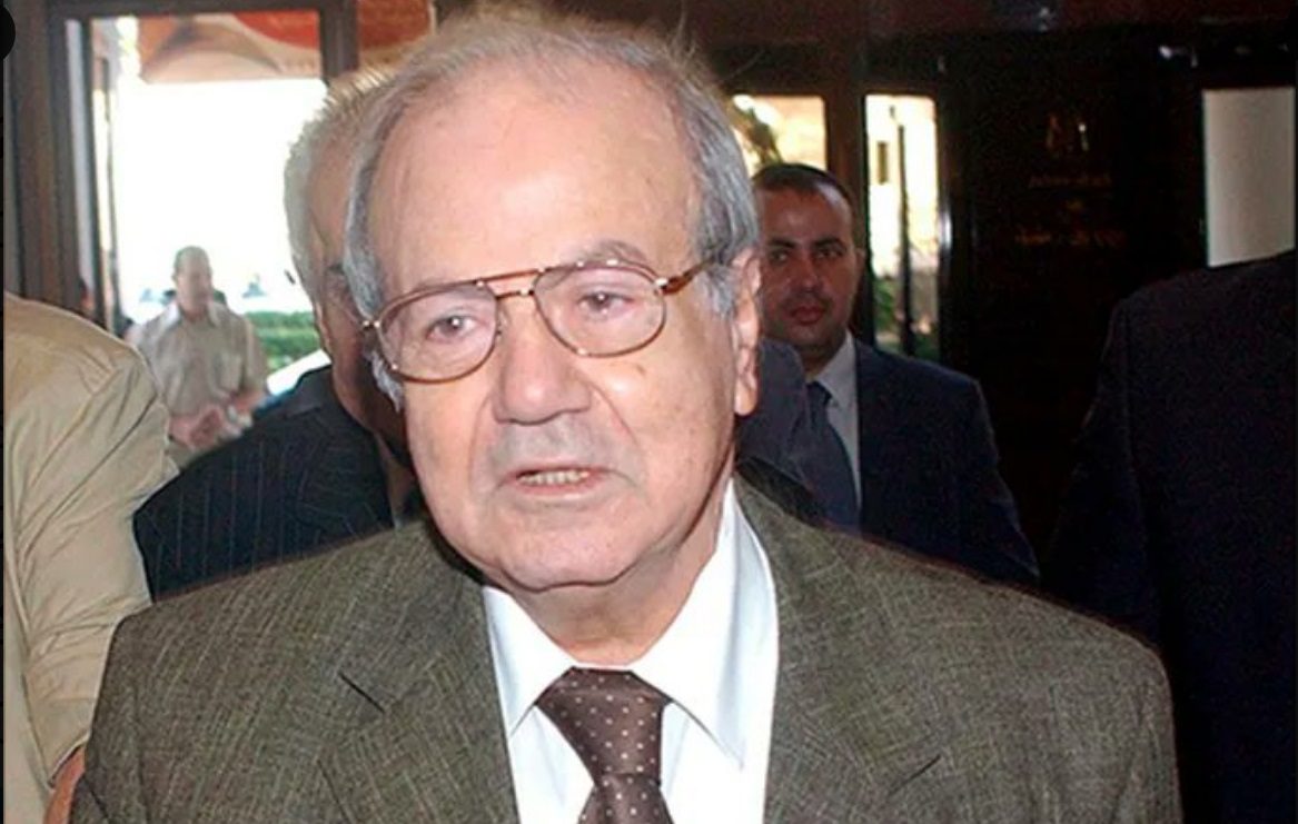 خالف عباس وعارض اتفاقيات أوسلو.. من هو القيادي الفلسطيني “فاروق القدومي” الذي رحل عن عمر ناهز 93 عاماً؟