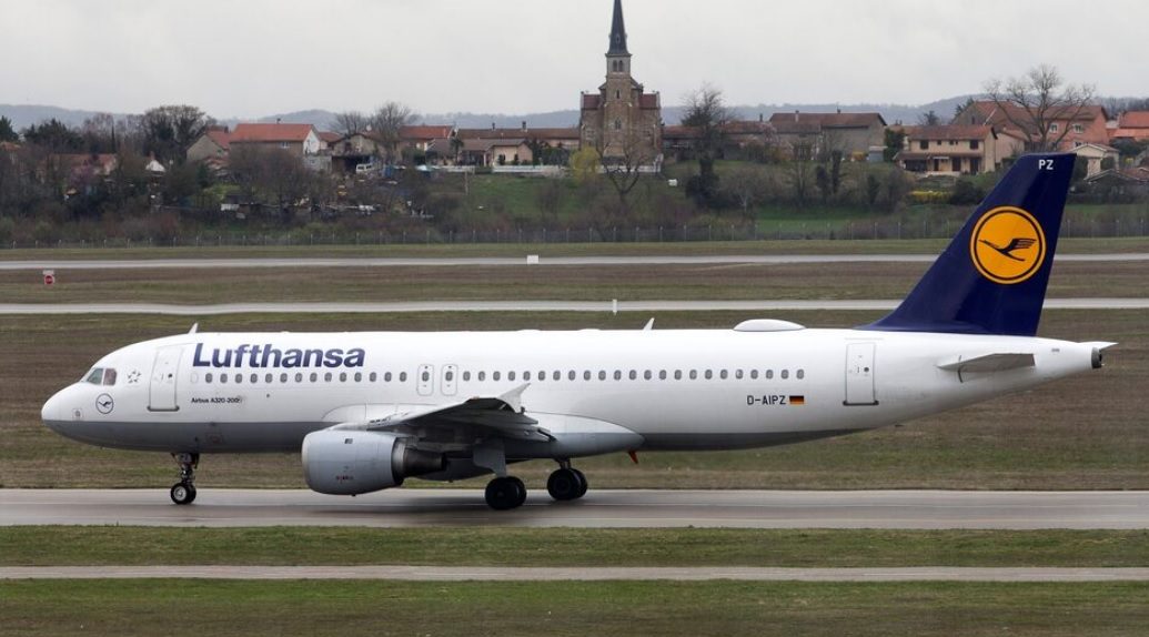 شركتا طيران أمريكيتان توقفان رحلاتهما من إسرائيل وإليها.. وطيار “لوفتهانزا” يرفض الهبوط بتل أبيب