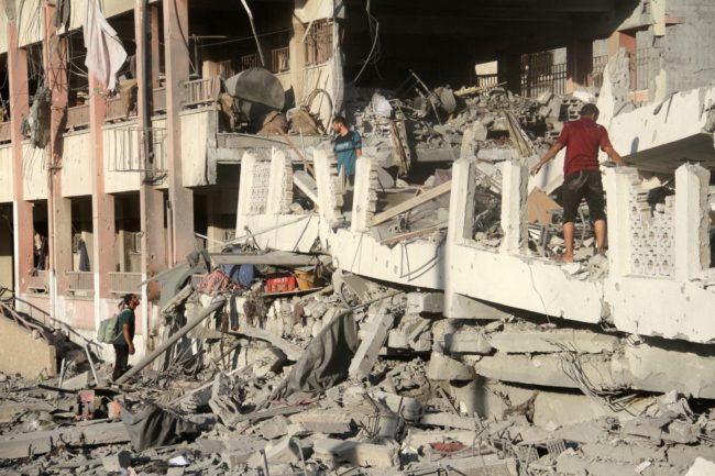 مجزرة جديدة ضد النازحين.. الاحتلال يقصف مدرستين بمدينة غزة ويوقع عشرات الشهداء والجرحى