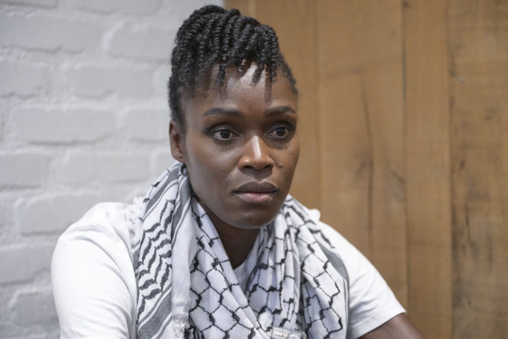 لاعبة كرة السلة الفرنسية التي استٌبعدت من أولمبياد باريس لدعم فلسطين