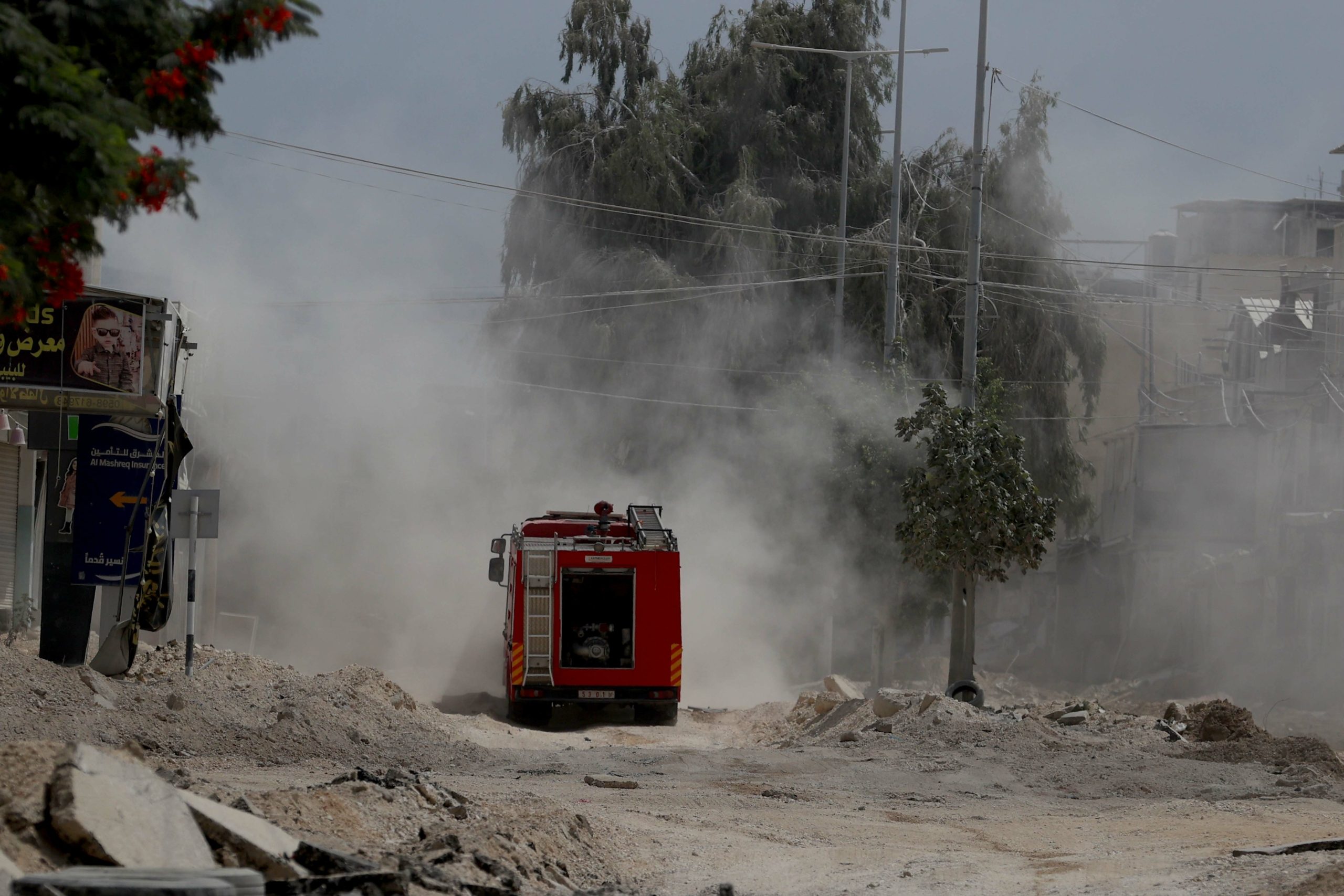 جيش الاحتلال يتعمد إحراق سوق الخضراوات الشعبي خلال اقتحامه الواسع لجنين (فيديو) 