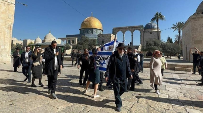 يعتبرونه “يوماً لتجديد العهد وإزالة الأقصى من الوجود”.. كل ما تريد معرفته عن ذكرى “خراب الهيكل” التي يقتحمُ فيها اليهود المتطرّفون المسجد الأقصى