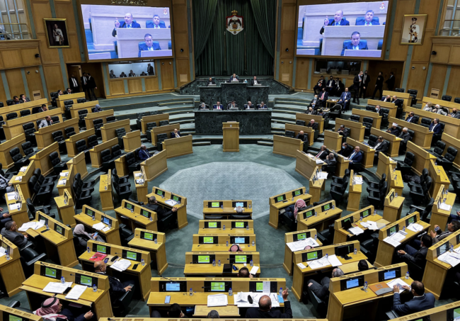 الانتخابات النيابية في الأردن بعد “التحديثات السياسية”.. الأحزاب تنعم لأول مرة بتخصيص مقاعد لها، هل تؤثر على “العشائرية”؟