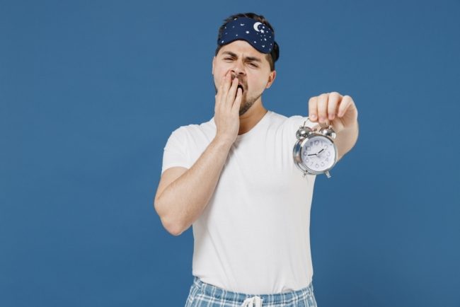 قد يكون لها أضرار كبرى على الصحة.. ظاهرة التضحية بالنوم عمدًا للحصول على وقت فراغ بعد يوم مليء بالالتزامات