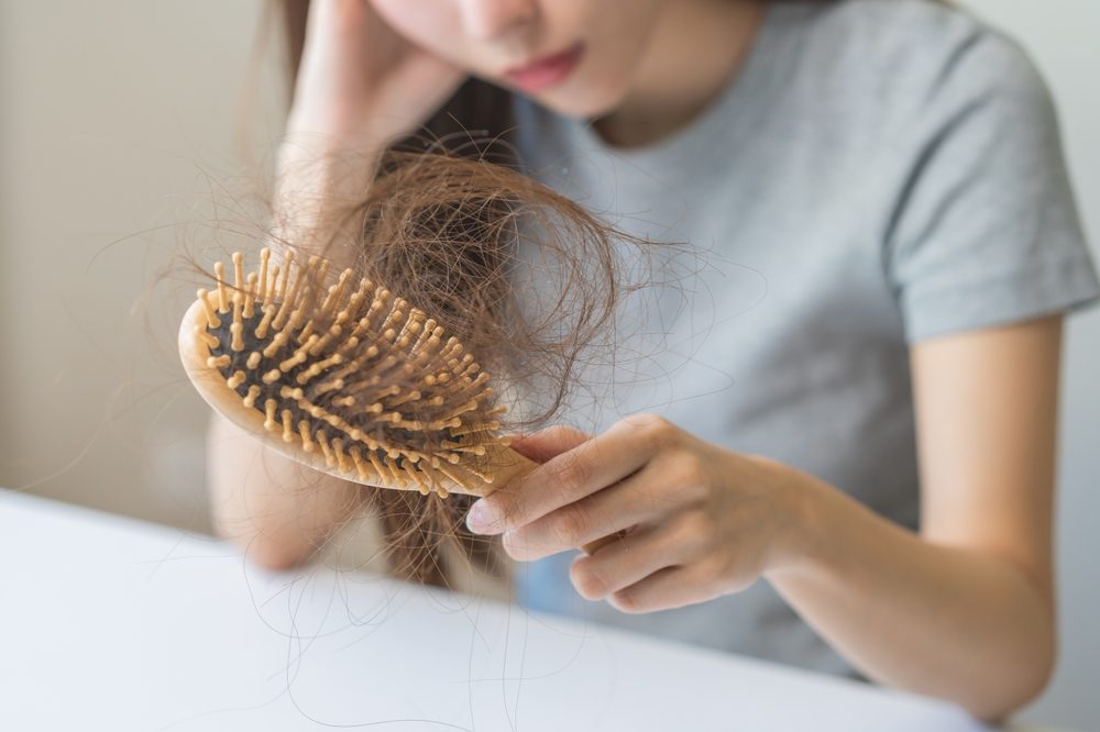 تساقط الشعر عند النساء| shutterstock