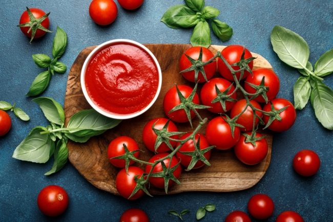 لتنظيف الأواني النحاسية وتثبيت لون الشعر المصبوغ.. 6 استعمالات مذهلة للكاتشب غير الأكل