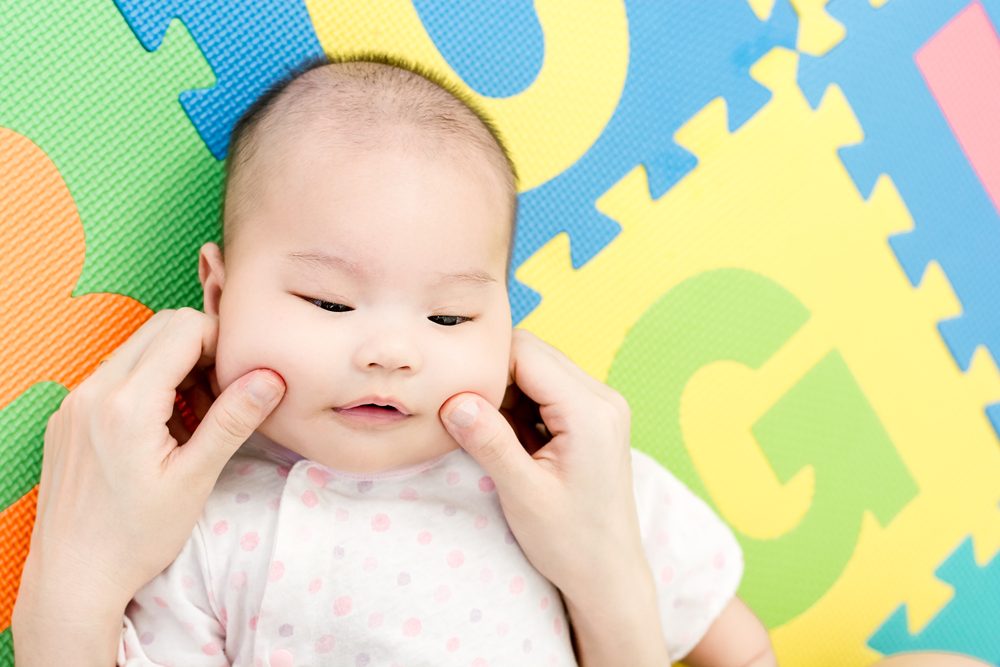 العنف اللطيف مع الأطفال| shutterstock