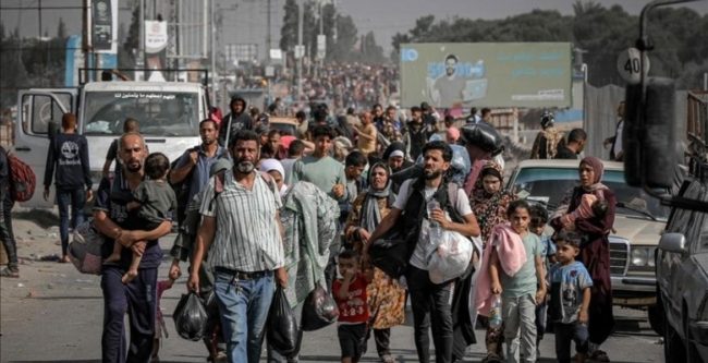 بينها نقاط الشحن في الشارع وصنع الشيبس المحلّي.. مهن جديدة فرضها الاحتلال على غزة