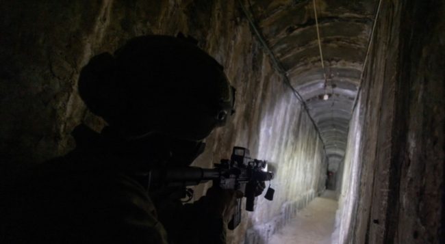 الجيش الإسرائيلي “يُغيّر طبيعة القتال” داخل الأنفاق في قطاع غزة.. هيئة بث الاحتلال تكشف أسباب ذلك 