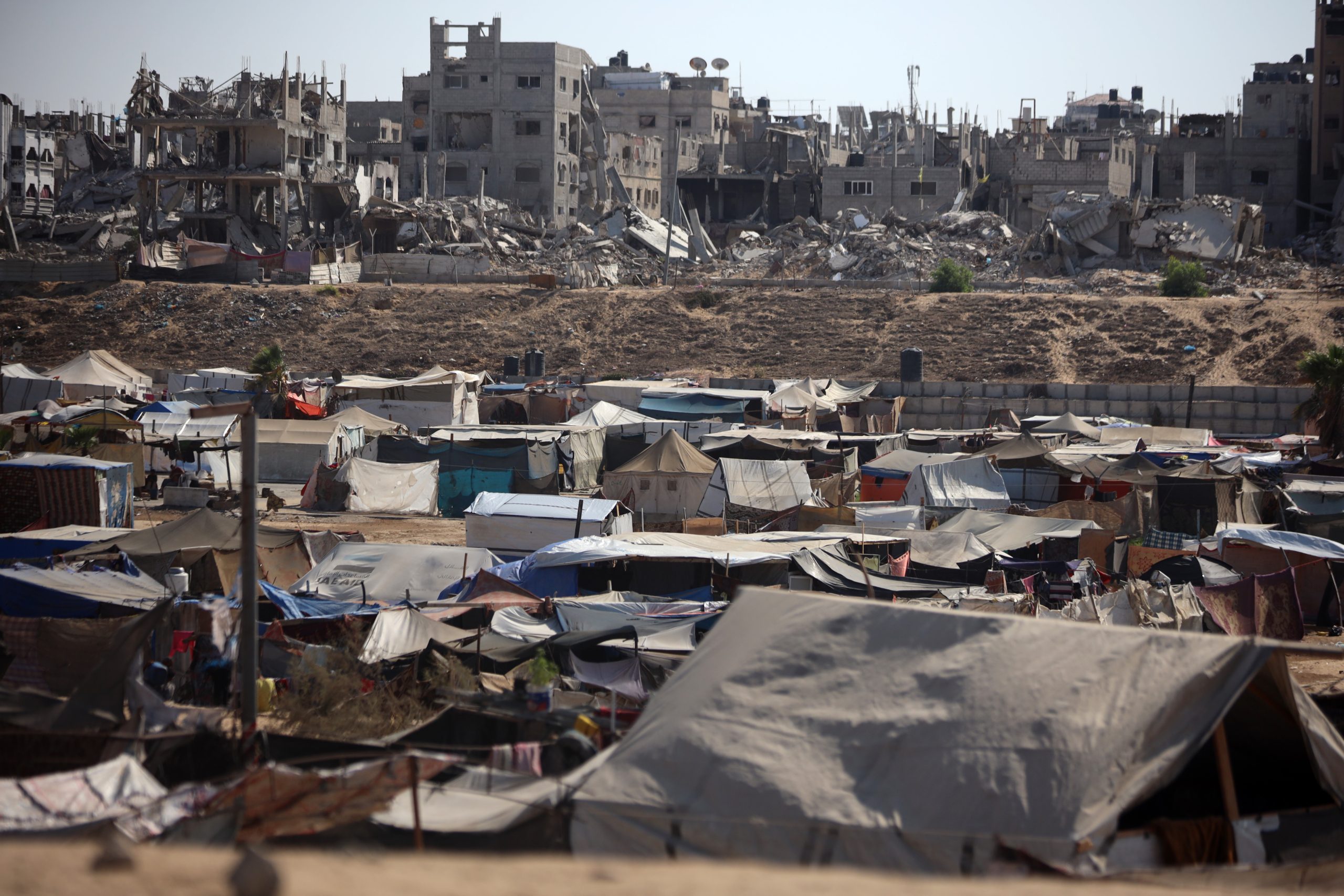 “يديعوت أحرونوت”: حماس تعزز سلطتها بمناطق غادرها جيش الاحتلال في قطاع غزة