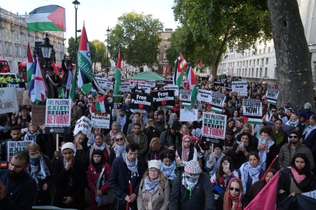 تضامن شعبي غير مسبوق وحضور قوي في الانتخابات والاقتصاد.. كيف هيمنت غزة على العالم خلال عام من العدوان؟