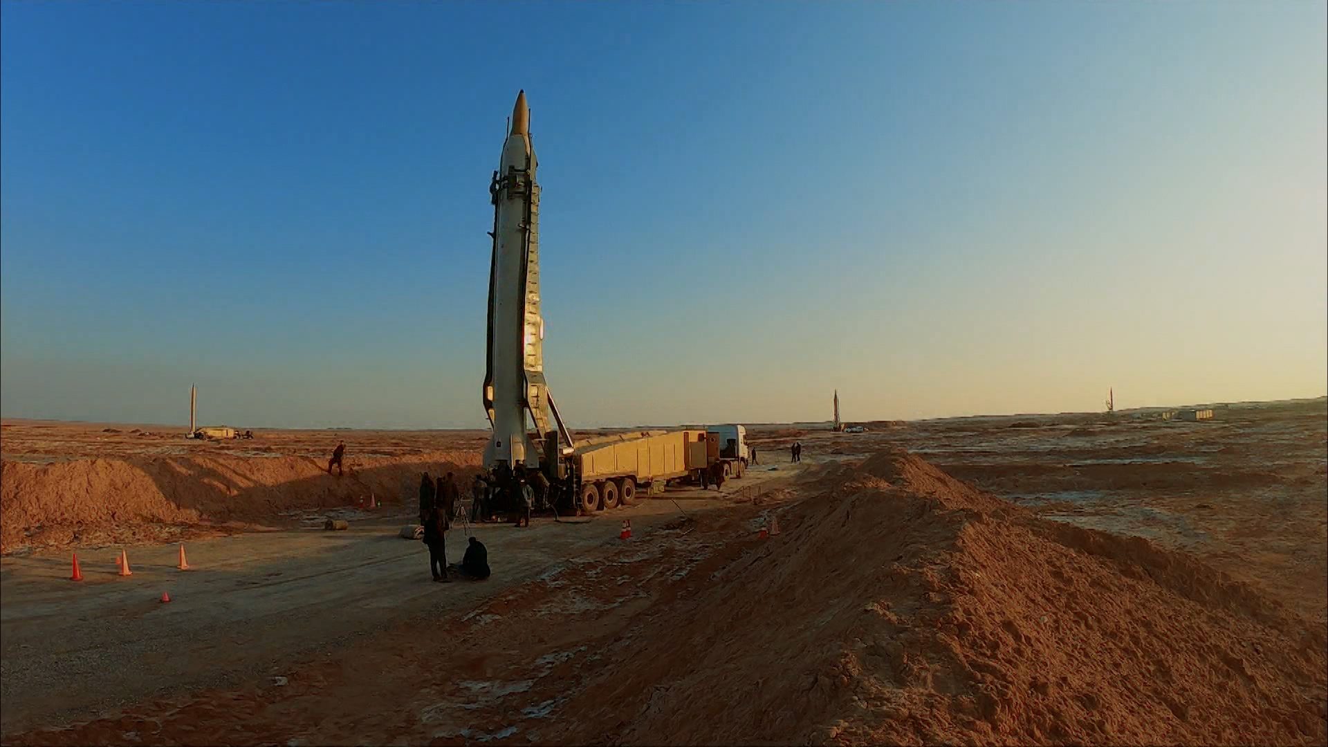 كل ما تريد معرفته عن صاروخ قادر 1 الذي يعتقد أن حزب الله قصف به تل أبيب