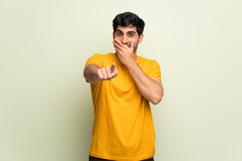 الخوف من الاشخاص الذين يضحكون| shutterstock