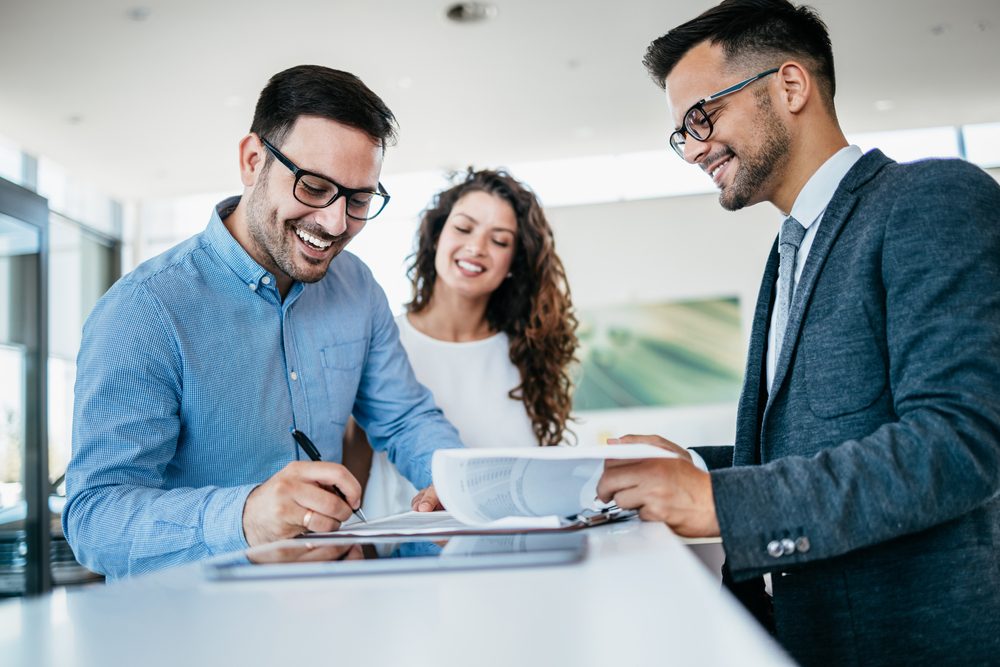 أشخاص في سن الثلاثينات|shutterstock