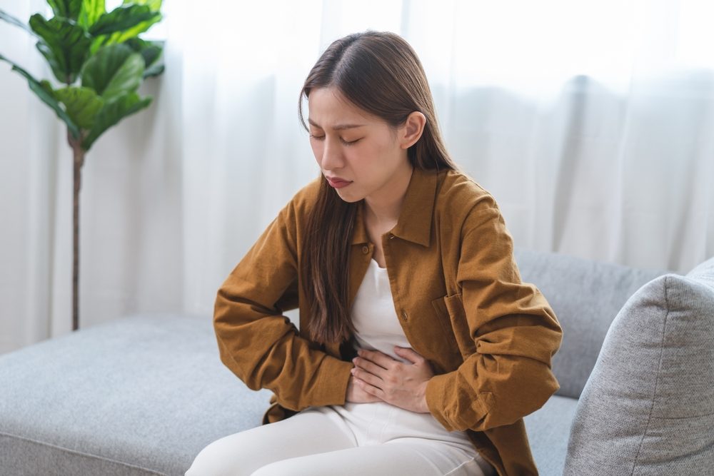 الفرق بين انتفاخ البطن وانتفاخ القولون| shutterstock