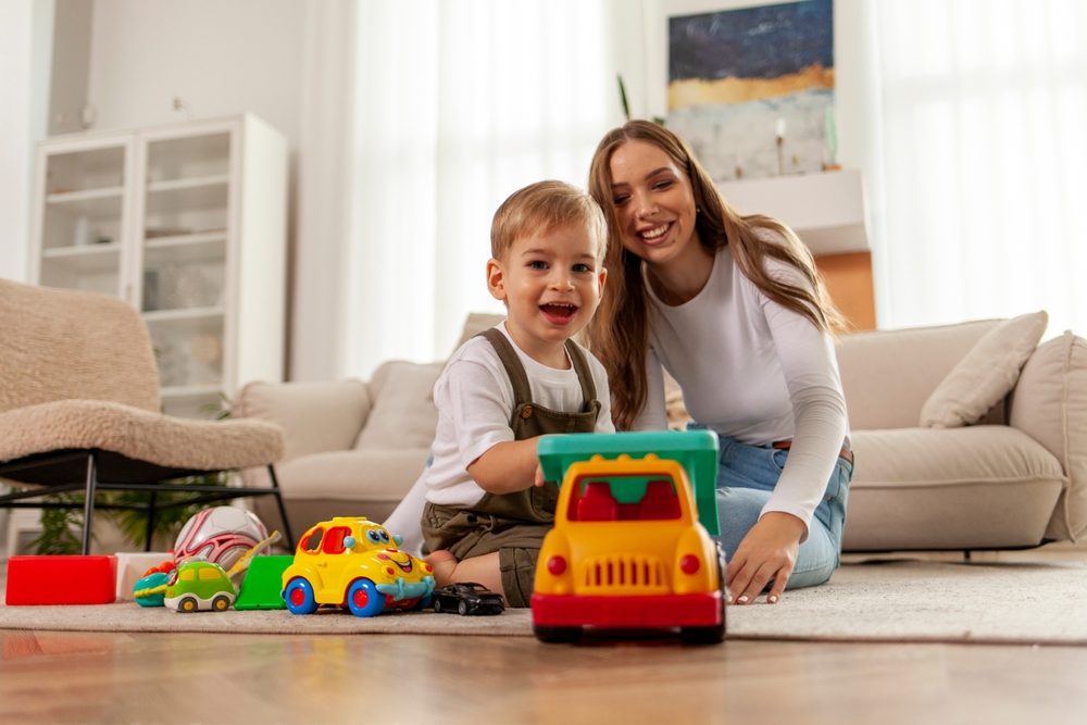 إعطاء الطفل الفرصة للاعتماد على نفسه| shutterstock
