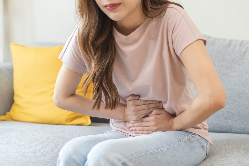 الفرق بين انتفاخ البطن وانتفاخ القولون| shutterstock