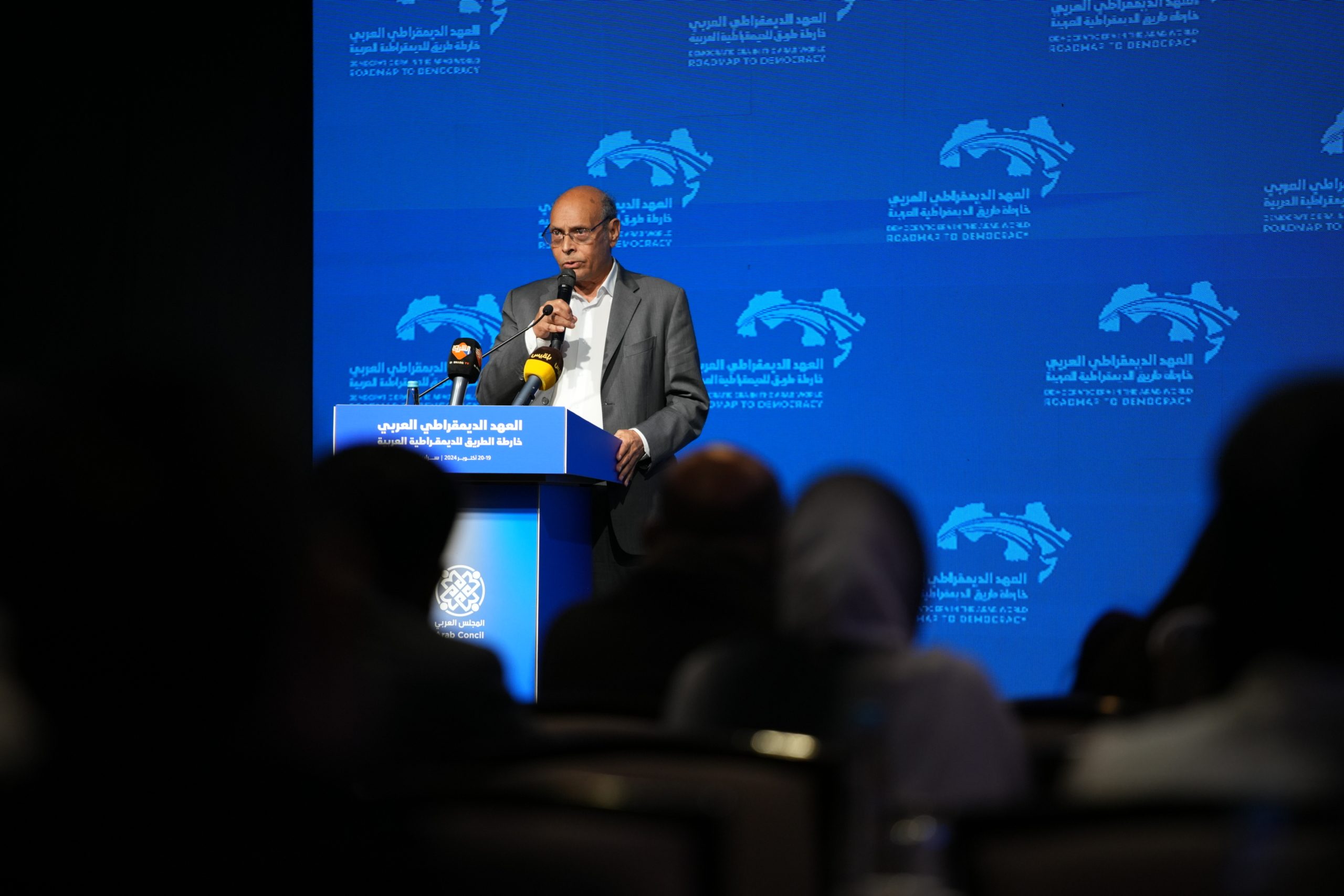 العهد الديمقراطي.. سياسيون ونشطاء عرب يدعون إلى عمل قانوني وشعبي منظم لدعم شعوب فلسطين ولبنان والسودان