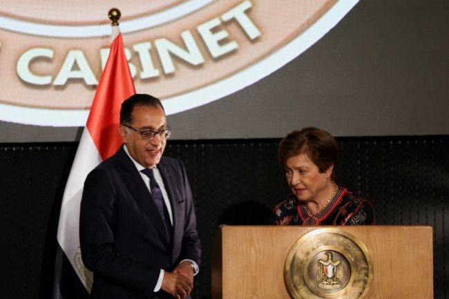 معلومات إضافية: مصر تقترب من إتمام المراجعتين الخامسة والسادسة مع صندوق النقد لكن اختبار “ما بعد الصرف” أشد تعقيداً