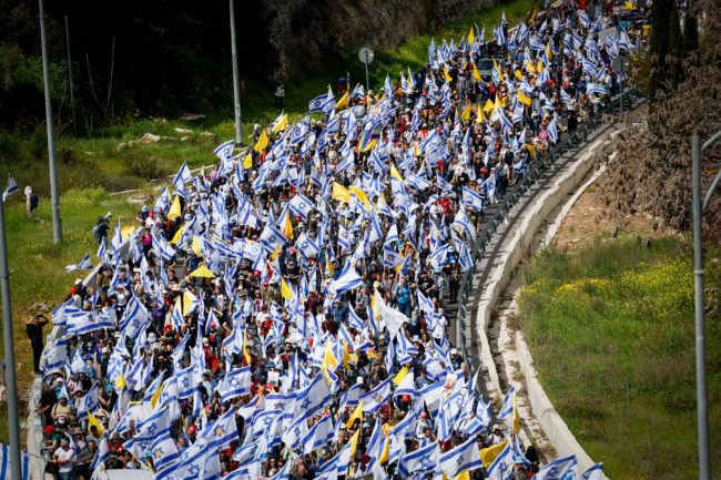 “انهيار الروح المعنوية”.. هل يدعم الإسرائيليون خطط نتنياهو بالعودة للحرب في غزة؟ هذا ما تقوله استطلاعات الرأي 