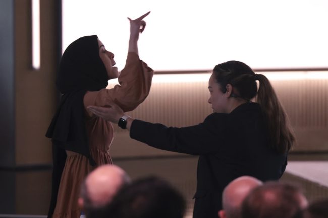 صرخة ابتهال أبو السعد تكسر جدار الصمت.. كيف تخدم مايكروسوفت آلة الحرب الإسرائيلية في غزة؟