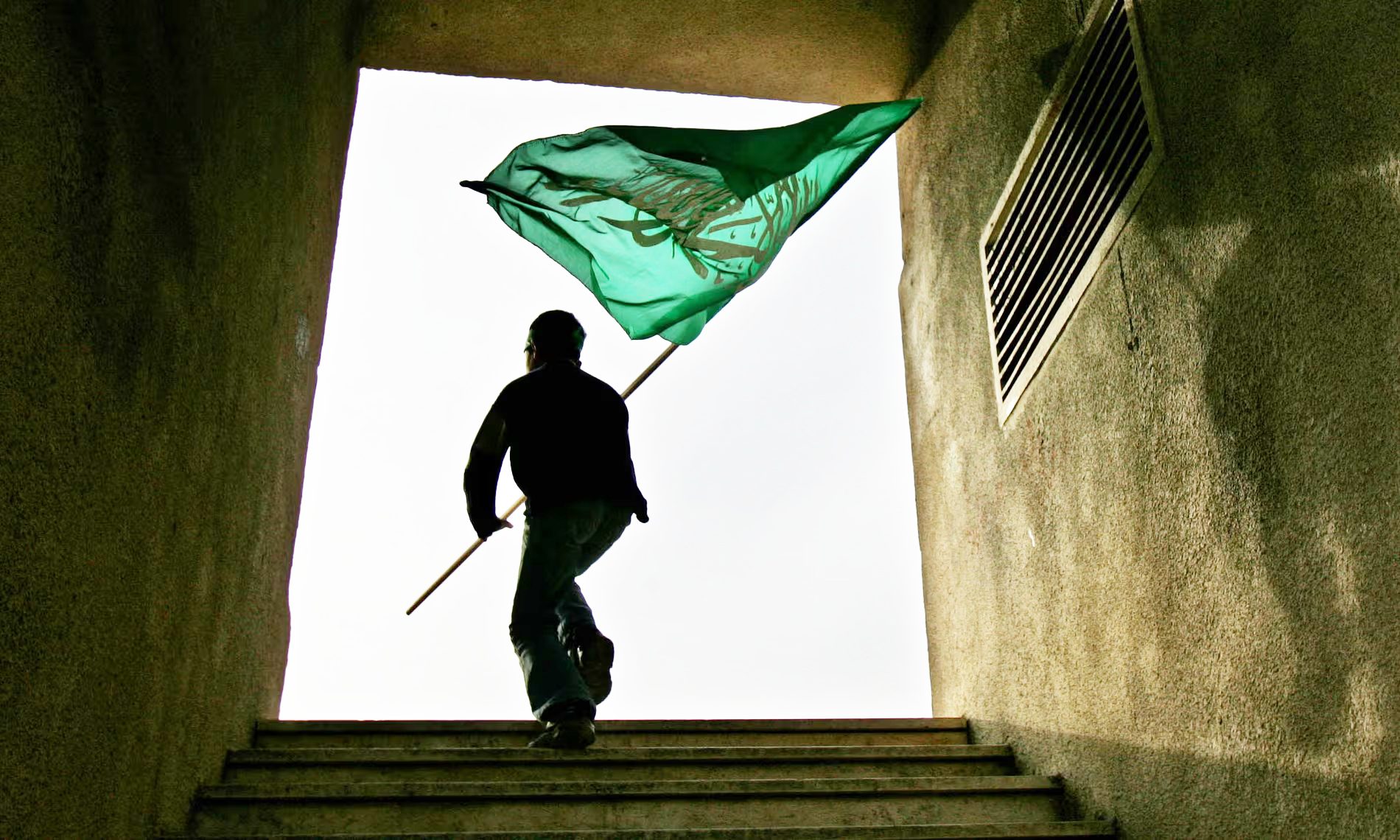 “خطوة غير مسبوقة”.. حماس تتحدى حكومة بريطانيا عبر المحكمة لرفع الحظر عنها، فهل تنجح بذلك؟