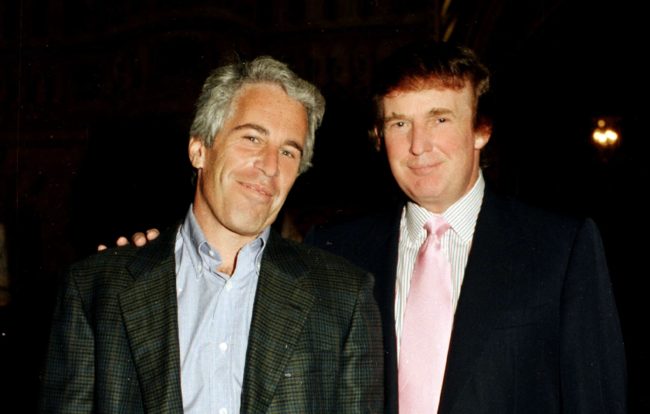 ظهور اسم ترامب في وثائق إبستين.. هل ينجو الرئيس الأمريكي من تداعيات الغضب الشعبي والسياسي؟