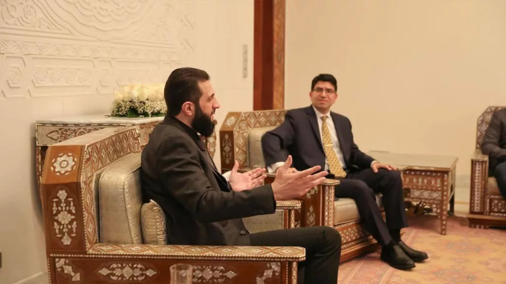 طارق كتيلة عضو مؤسس في التحالف في لقاءه مع أحمد الشرع- صفحة طارق تكيلة الرسمية في تويتر