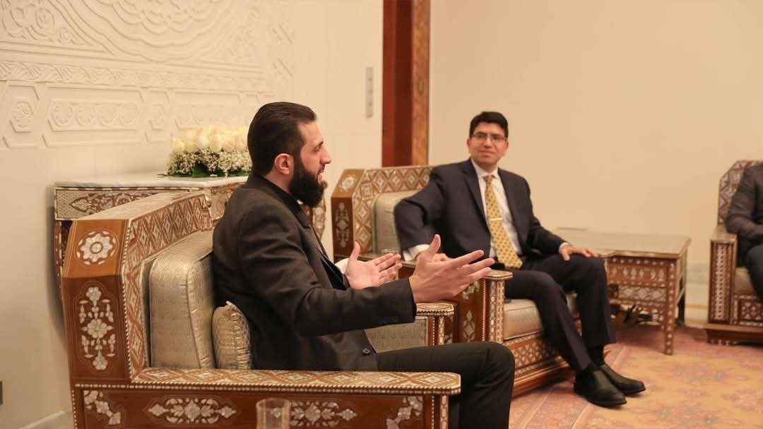 طارق كتيلة عضو مؤسس في التحالف في لقاءه مع أحمد الشرع- صفحة طارق تكيلة الرسمية في تويتر