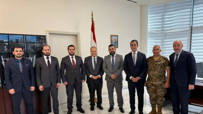 الأولوية للموقوفين والمفقودين والحدود.. تفاصيل الملفات التي ناقشها وفد سوري مع مسؤولين لبنانيين في بيروت