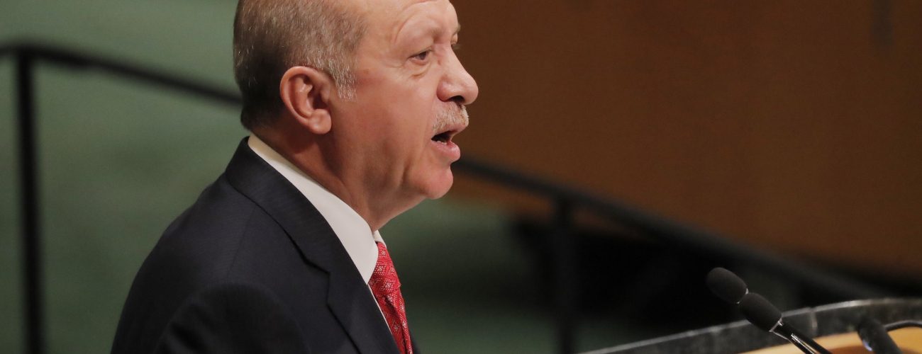 أردوغان يعلن بدء خروج الجماعات المتطرفة من المنطقة منزوعة السلاح تنفيذاً لاتفاق «إدلب»