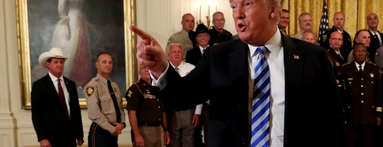 أعضاء من إدارة الرئيس الأميركي نفوا صلتهم بمقال مقاومة هادئة